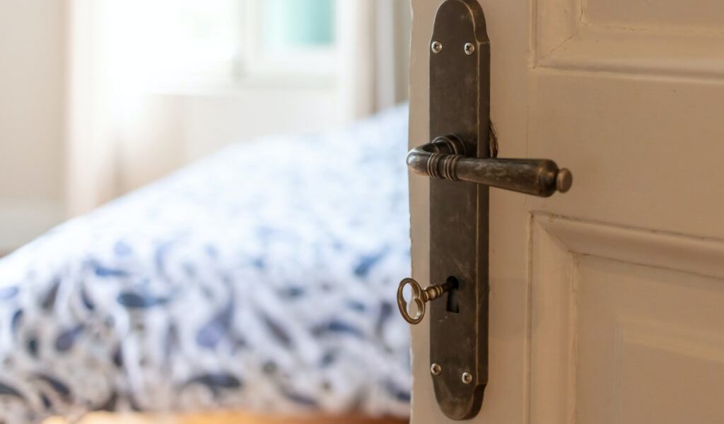 L'importance d'une bonne isolation phonique pour vos portes